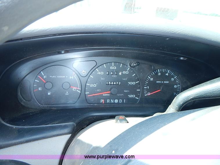 image for item I3597 2001 Ford Taurus LX