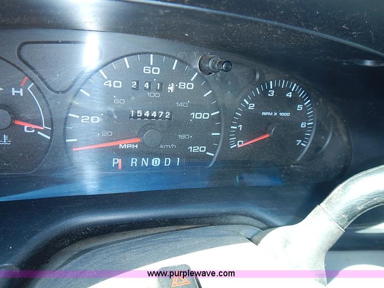 image for item I3597 2001 Ford Taurus LX