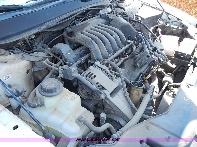 image for item I3597 2001 Ford Taurus LX