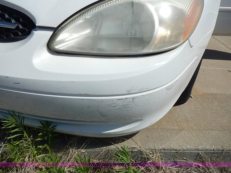 image for item I3597 2001 Ford Taurus LX