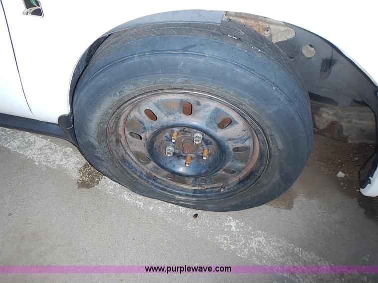 image for item I3597 2001 Ford Taurus LX