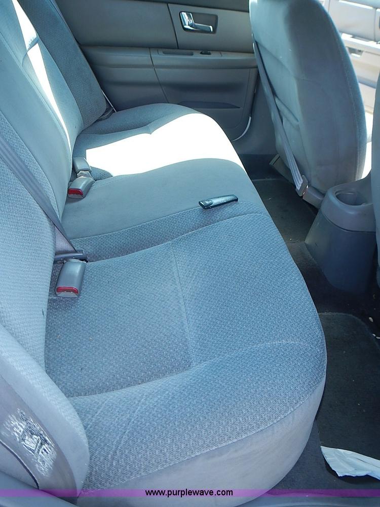 image for item I3597 2001 Ford Taurus LX