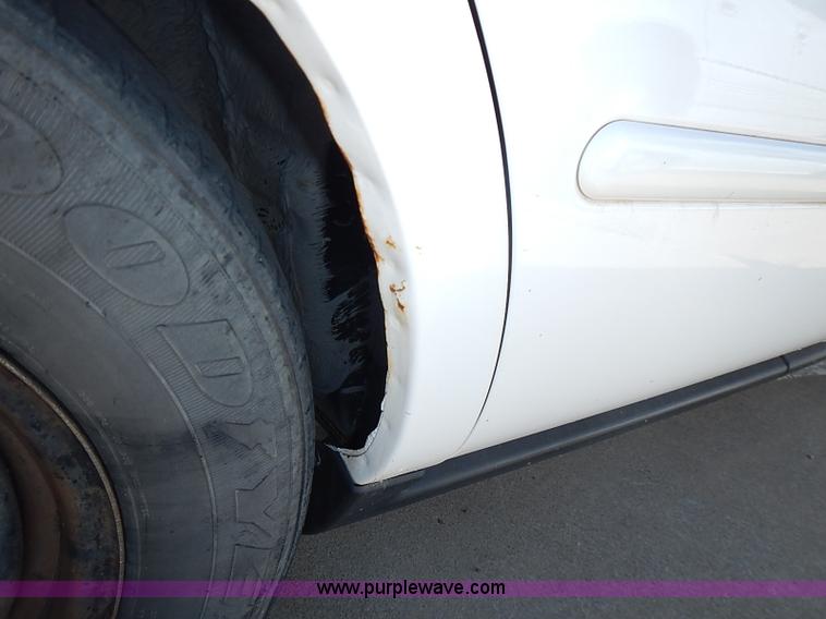 image for item I3597 2001 Ford Taurus LX