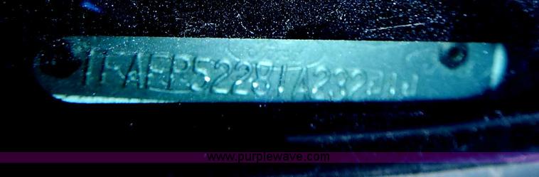 image for item I3597 2001 Ford Taurus LX