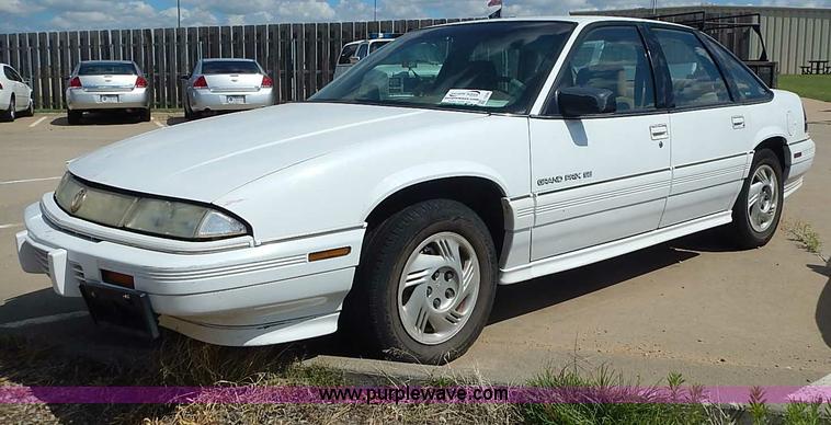 image for item I3598 1994 Pontiac Grand Prix SE