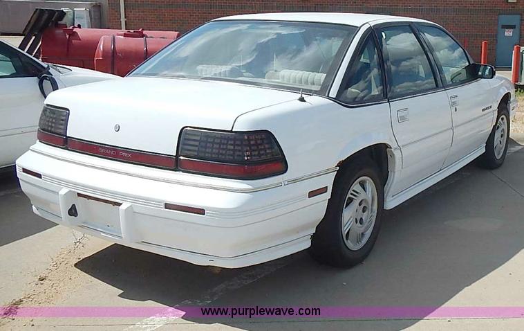 image for item I3598 1994 Pontiac Grand Prix SE
