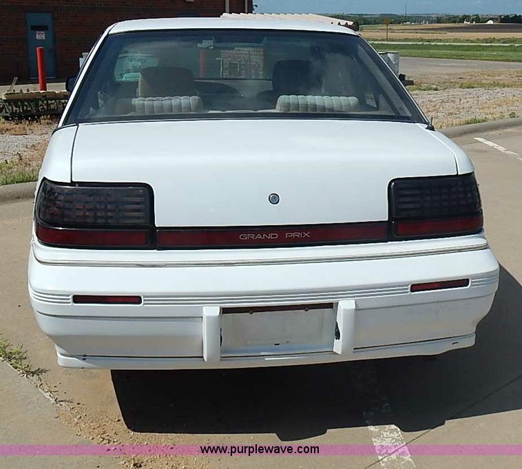 image for item I3598 1994 Pontiac Grand Prix SE