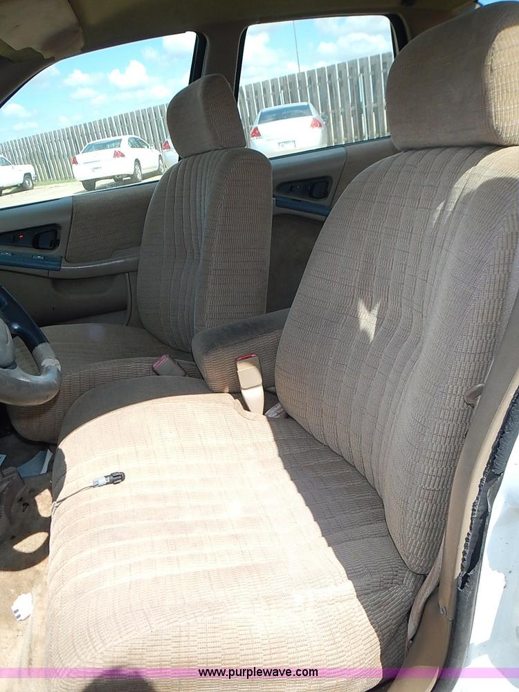 image for item I3598 1994 Pontiac Grand Prix SE