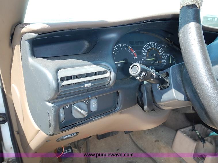 image for item I3598 1994 Pontiac Grand Prix SE