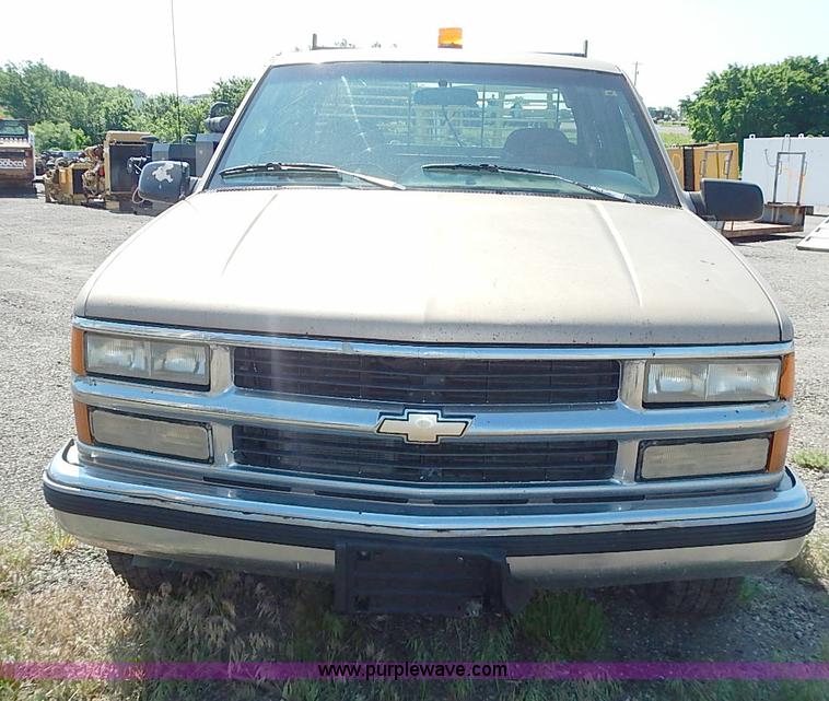 image for item I3599 1995 Chevrolet Silverado 2500 Ext. Cab pickup truck