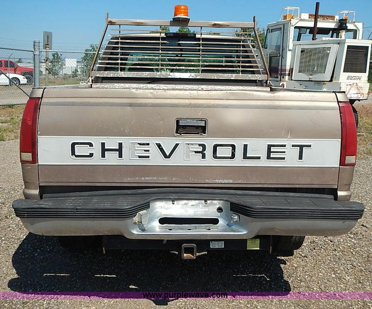 image for item I3599 1995 Chevrolet Silverado 2500 Ext. Cab pickup truck