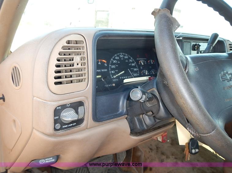 image for item I3599 1995 Chevrolet Silverado 2500 Ext. Cab pickup truck
