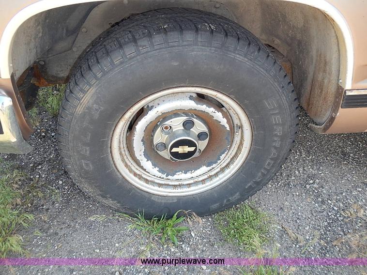 image for item I3599 1995 Chevrolet Silverado 2500 Ext. Cab pickup truck