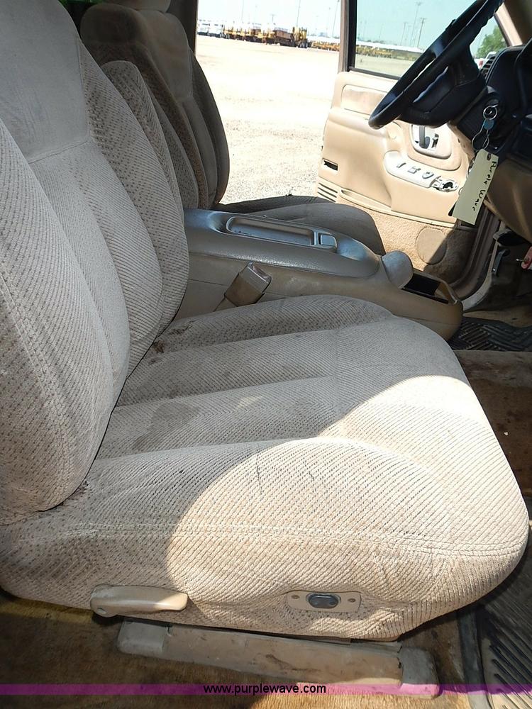 image for item I3599 1995 Chevrolet Silverado 2500 Ext. Cab pickup truck