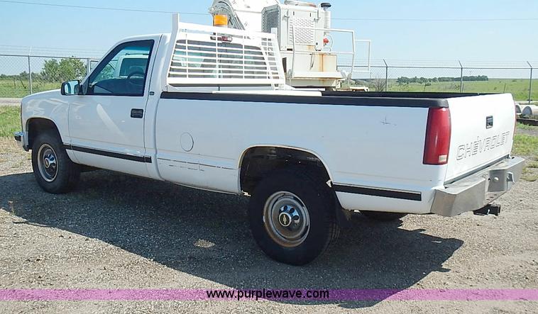 image for item I3600 1998 Chevrolet Cheyenne 2500 pickup truck