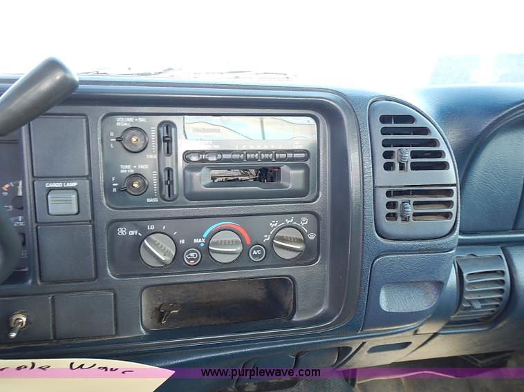 image for item I3600 1998 Chevrolet Cheyenne 2500 pickup truck