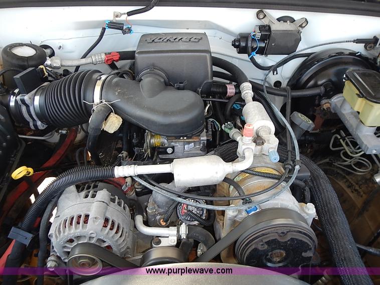 image for item I3600 1998 Chevrolet Cheyenne 2500 pickup truck