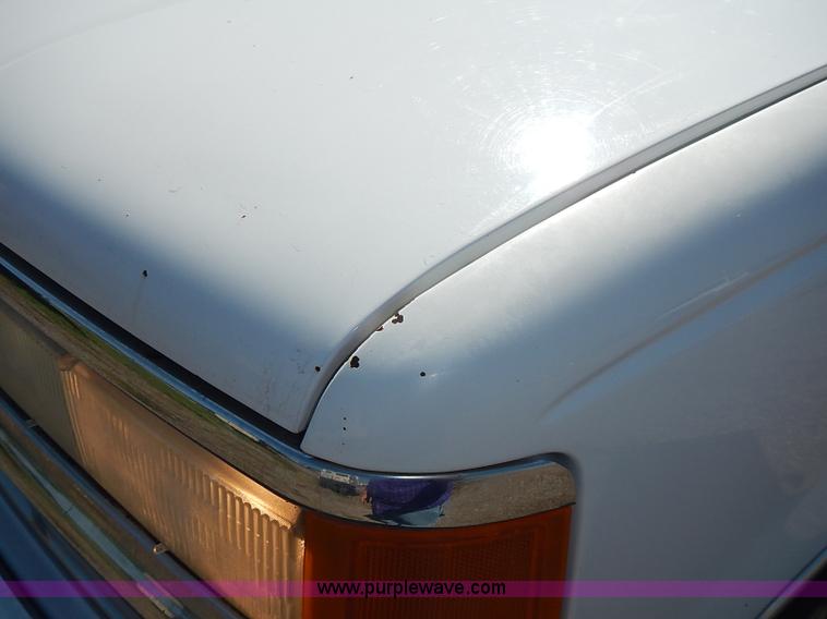 image for item I3600 1998 Chevrolet Cheyenne 2500 pickup truck