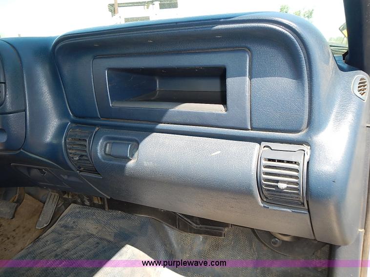 image for item I3600 1998 Chevrolet Cheyenne 2500 pickup truck