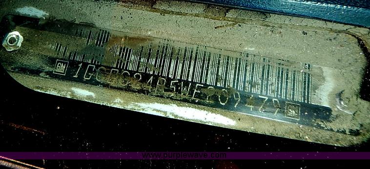 image for item I3600 1998 Chevrolet Cheyenne 2500 pickup truck