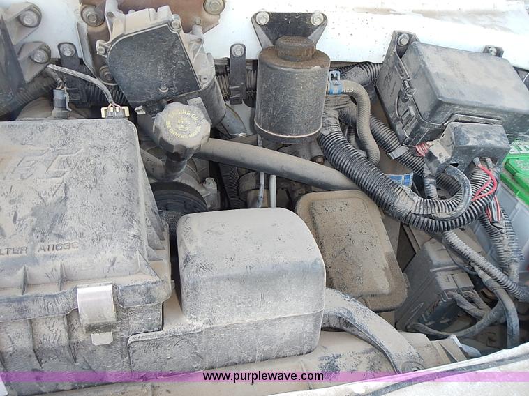 image for item I3601 2001 GMC Safari SLE van