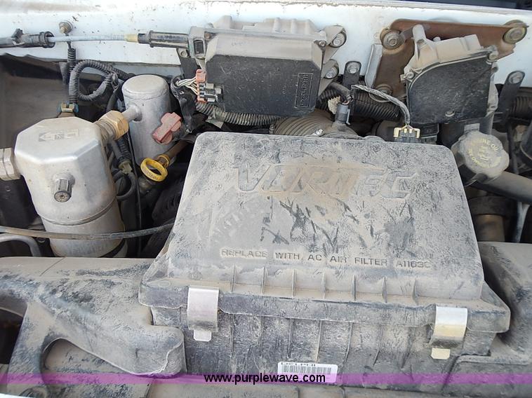 image for item I3601 2001 GMC Safari SLE van