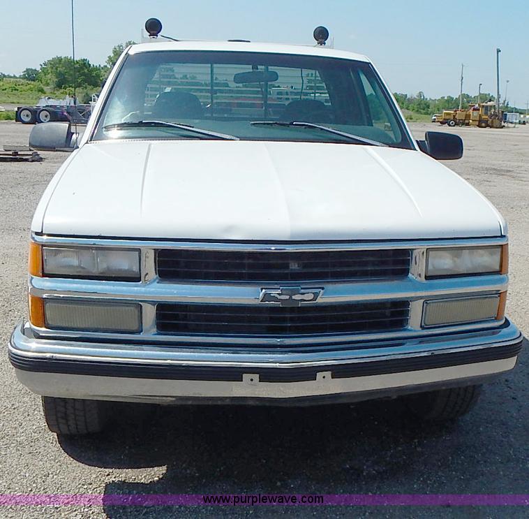 image for item I3602 1998 Chevrolet Silverado 2500 Ext. Cab pickup truck