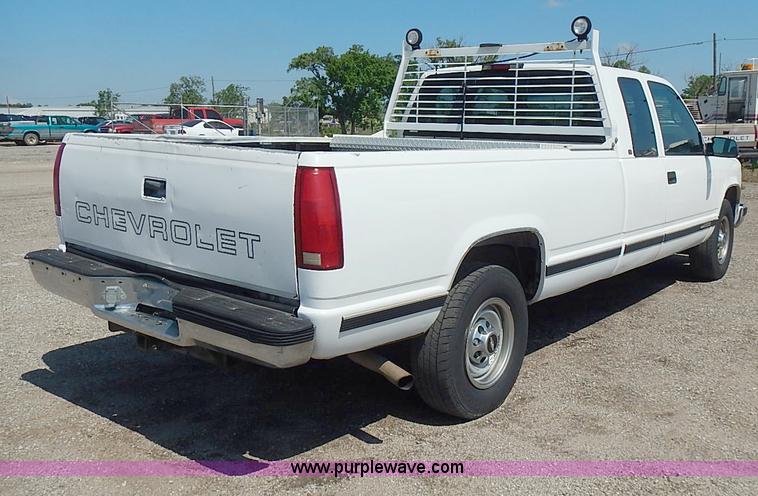 image for item I3602 1998 Chevrolet Silverado 2500 Ext. Cab pickup truck