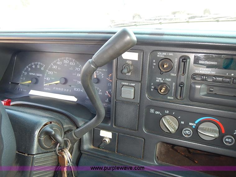 image for item I3602 1998 Chevrolet Silverado 2500 Ext. Cab pickup truck