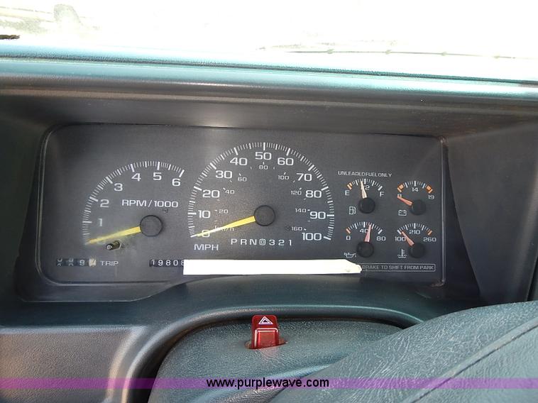 image for item I3602 1998 Chevrolet Silverado 2500 Ext. Cab pickup truck