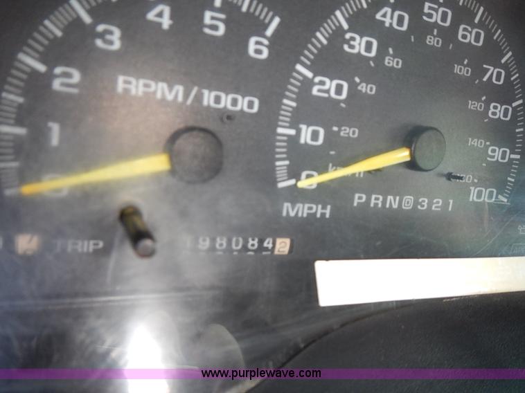 image for item I3602 1998 Chevrolet Silverado 2500 Ext. Cab pickup truck