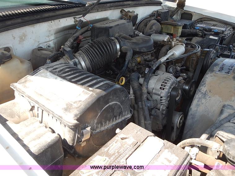 image for item I3602 1998 Chevrolet Silverado 2500 Ext. Cab pickup truck