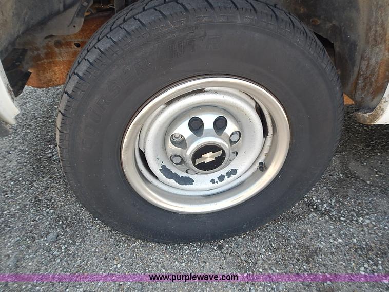 image for item I3602 1998 Chevrolet Silverado 2500 Ext. Cab pickup truck