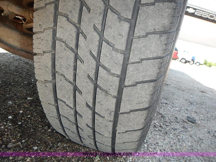 image for item I3602 1998 Chevrolet Silverado 2500 Ext. Cab pickup truck