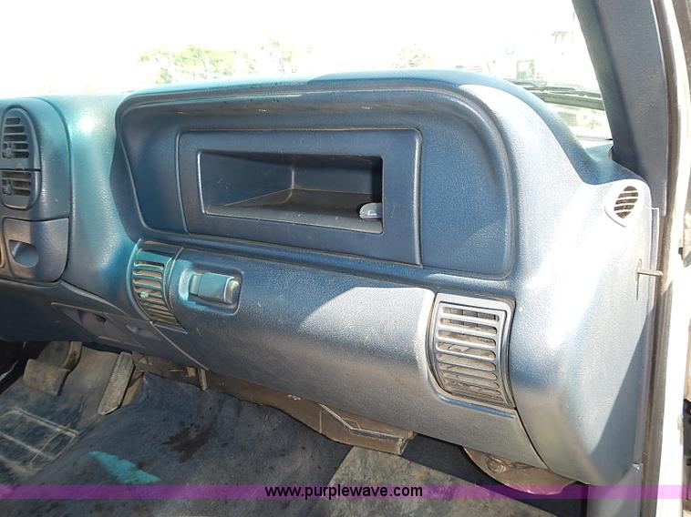 image for item I3602 1998 Chevrolet Silverado 2500 Ext. Cab pickup truck