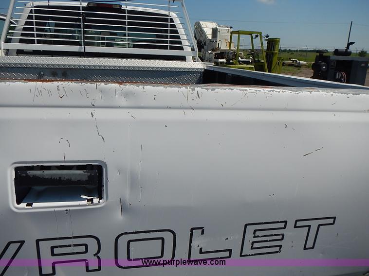 image for item I3602 1998 Chevrolet Silverado 2500 Ext. Cab pickup truck