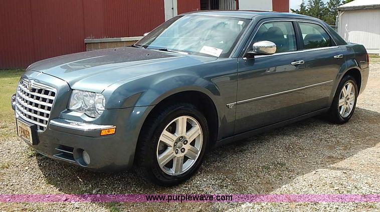 image for item I3637 2006 Chrysler 300C