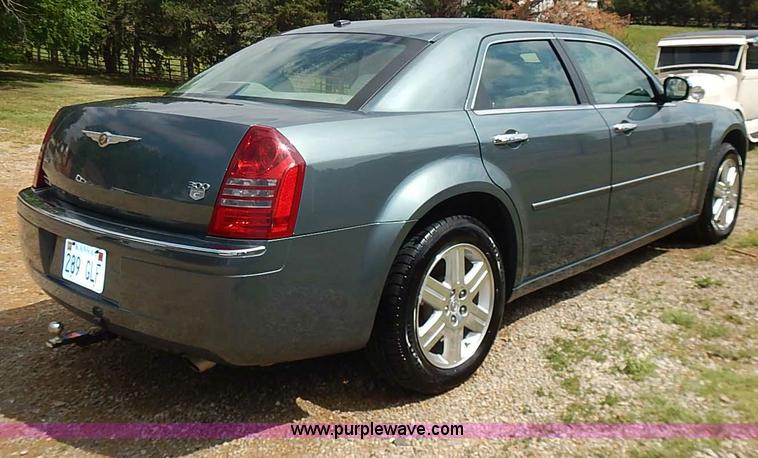 image for item I3637 2006 Chrysler 300C