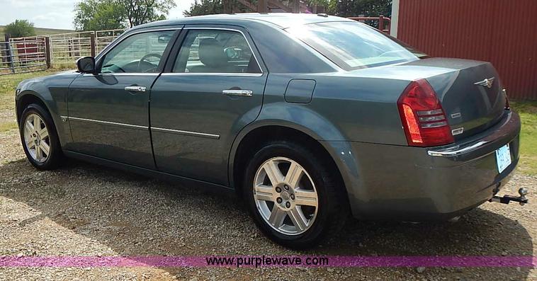 image for item I3637 2006 Chrysler 300C