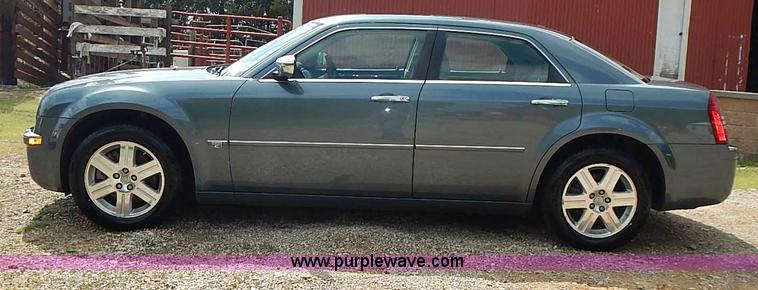 image for item I3637 2006 Chrysler 300C