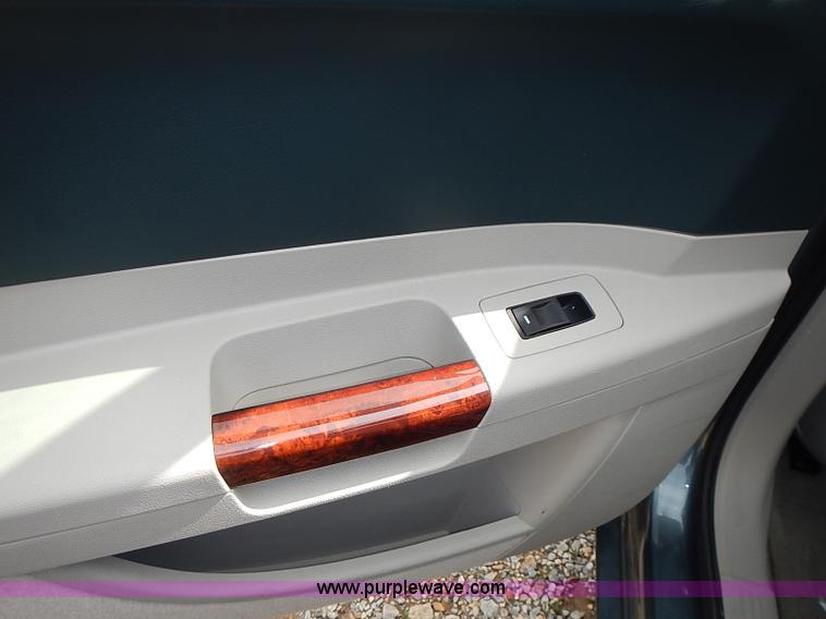 image for item I3637 2006 Chrysler 300C