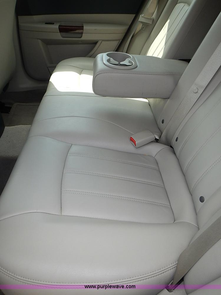 image for item I3637 2006 Chrysler 300C