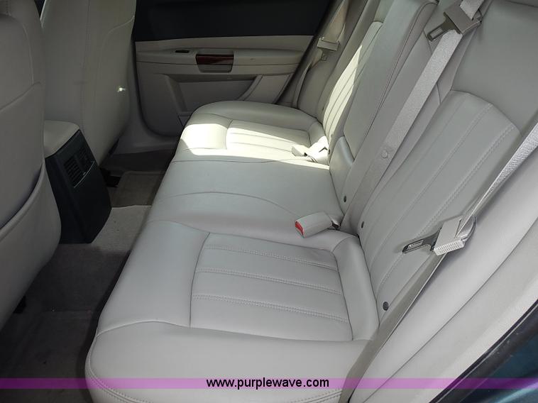 image for item I3637 2006 Chrysler 300C