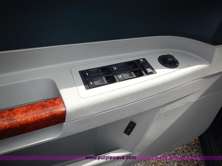 image for item I3637 2006 Chrysler 300C