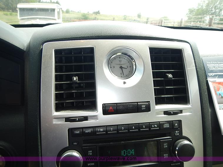 image for item I3637 2006 Chrysler 300C