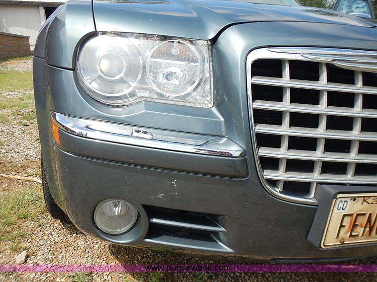 image for item I3637 2006 Chrysler 300C