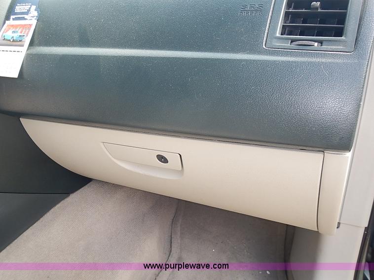 image for item I3637 2006 Chrysler 300C