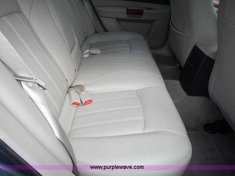 image for item I3637 2006 Chrysler 300C