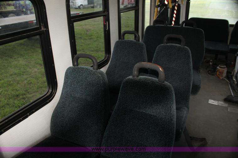 image for item I7398 2003 Ford 801 bus