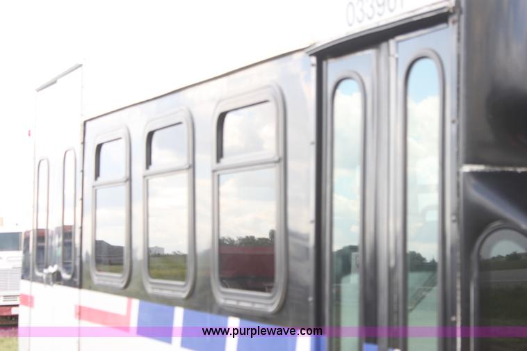 image for item I7398 2003 Ford 801 bus